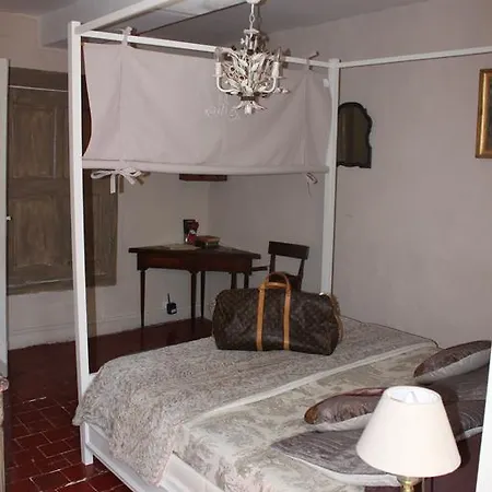 Chateau De Bed & Breakfast *